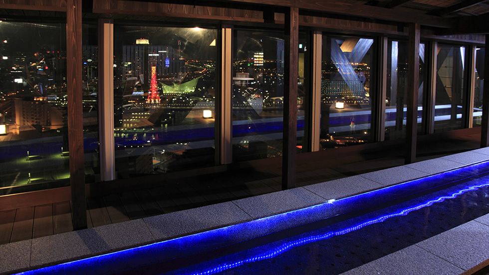 Rooftop Patio with Foot Bath