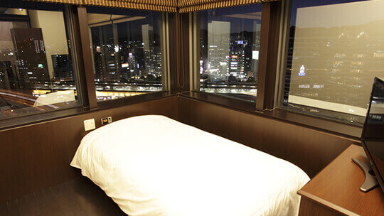 Men's Grand Capsule Bed Room